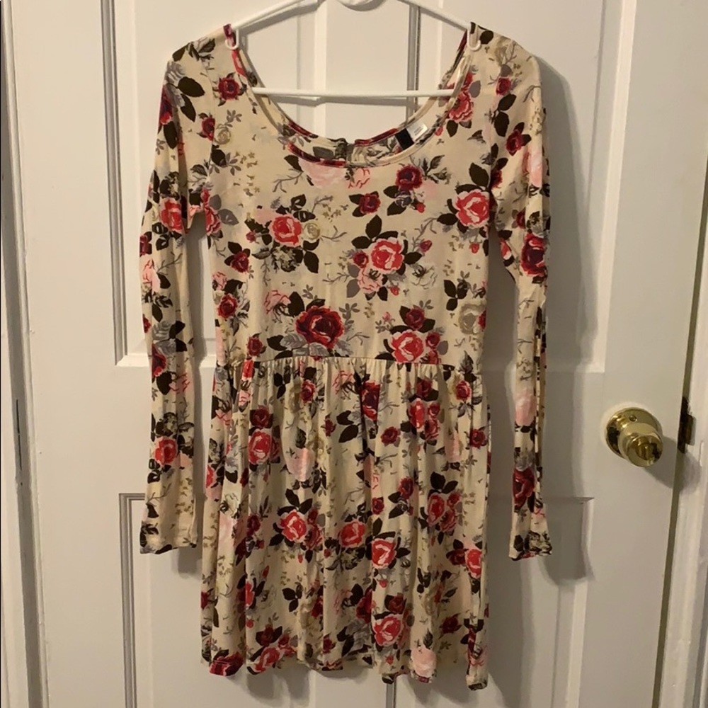 FLORAL BUNDLE! - Picture 2 of 3